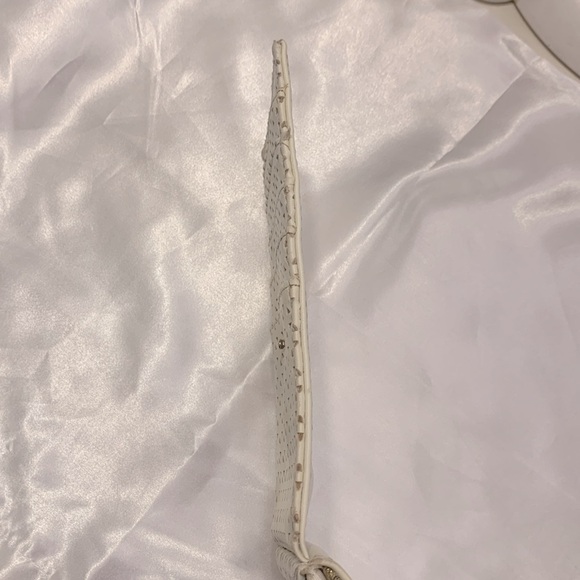 DISNEY WINNIE the POOH WHITE FAUX LEATHER PERFORATED CLUTCH WALLET - Picture 12 of 15